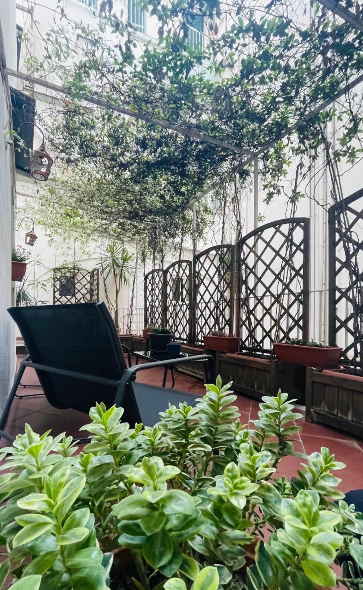 Re Gallo Luxury Apartment Plebiscito In Via Chiaia Nápoles Exterior foto